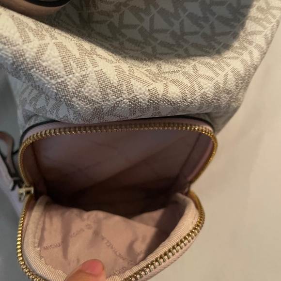 Michael Kors Large blush and cream backpack - Picture 6 of 12